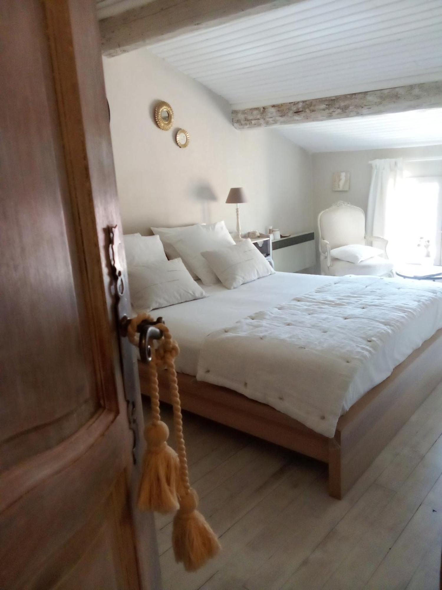 La Maison Perchee エーグ・モルト 部屋 写真