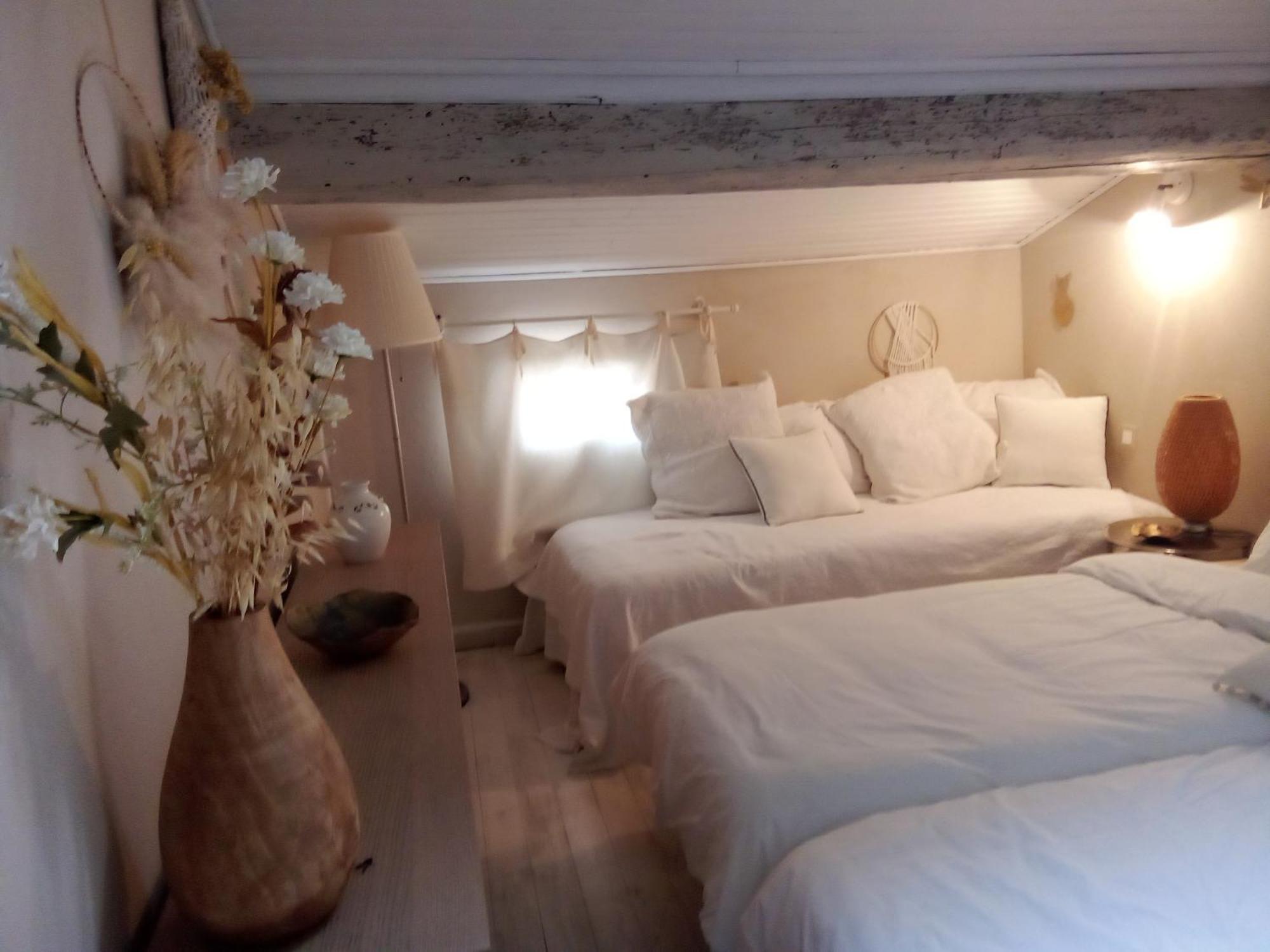 La Maison Perchee エーグ・モルト 部屋 写真